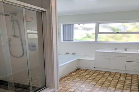 Photo of property in 6 Bellcroft Place, Belmont, Auckland, 0622