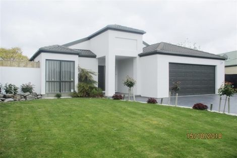 Photo of property in 28 Broadhaven Avenue, Parklands, Christchurch, 8083