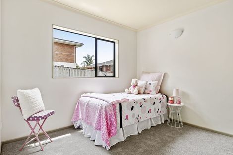 Photo of property in 14b Waimumu Road, Massey, Auckland, 0614