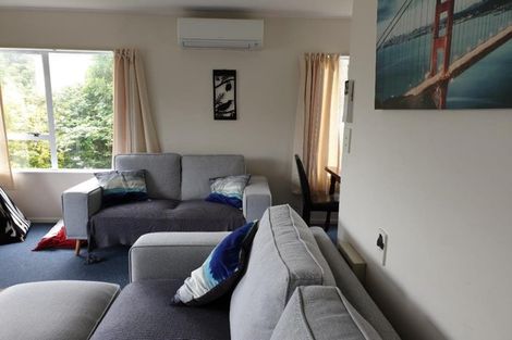 Photo of property in 33 Guadeloupe Crescent, Grenada Village, Wellington, 6037