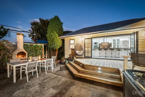 Photo of property in 4 Lockett Street, Waterloo, Lower Hutt, 5011