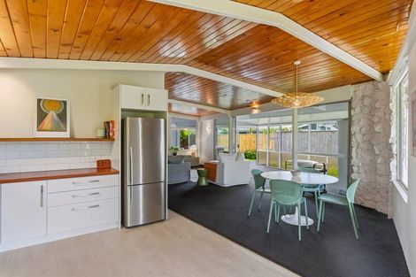 Photo of property in 32 Te Moana Road, Waikanae Beach, Waikanae, 5036