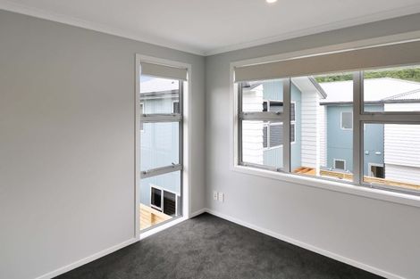 Photo of property in 4d Horoeka Street, Stokes Valley, Lower Hutt, 5019