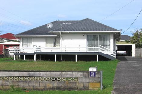 Photo of property in 7 Paton Avenue, Te Atatu South, Auckland, 0610