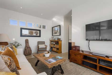 Photo of property in 19 Otira Close, Papamoa Beach, Papamoa, 3118