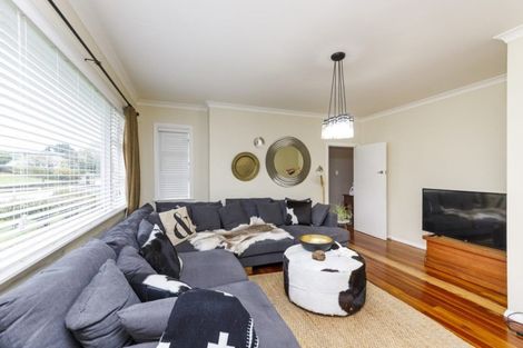 Photo of property in 89 Churchill Avenue, Hokowhitu, Palmerston North, 4410