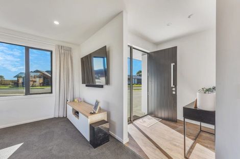 Photo of property in 34 George Fyfe Way, Wakefield, 7025