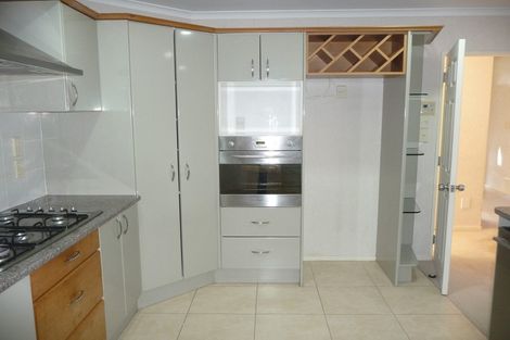 Photo of property in 4 Ballyroney Place, East Tamaki, Auckland, 2013