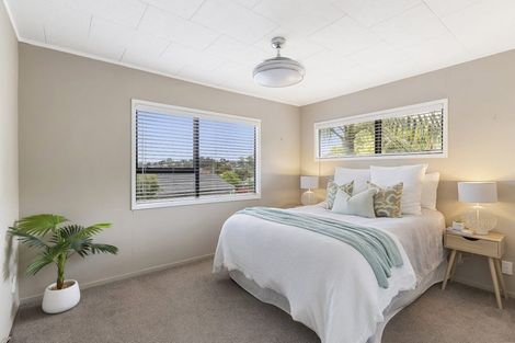 Photo of property in 9 Kupari Place, Totara Vale, Auckland, 0629