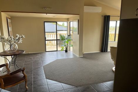 Photo of property in 4/141 Colwill Road, Massey, Auckland, 0614