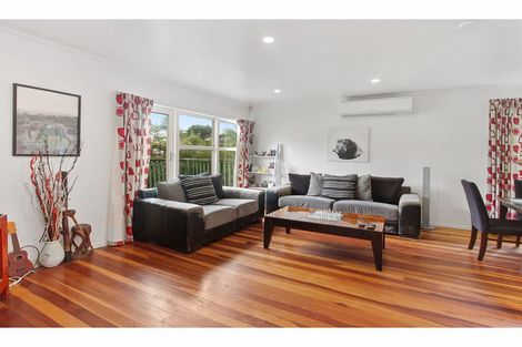 Photo of property in 1/19 Gazelle Avenue, Beach Haven, Auckland, 0626