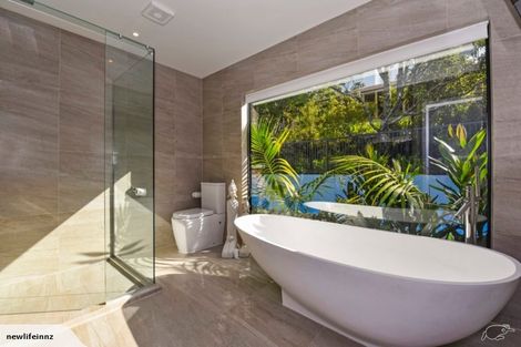 Photo of property in 64b Heathcote Road, Castor Bay, Auckland, 0620