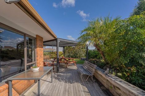 Photo of property in 51 Cholmondeley Crescent, Whitianga, 3510