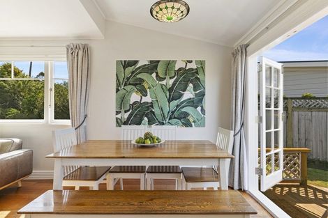 Photo of property in 8 Clifford Road, Johnsonville, Wellington, 6037