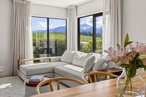 Photo of property in 9 Mcgibbon Lane, Jacks Point, 9371