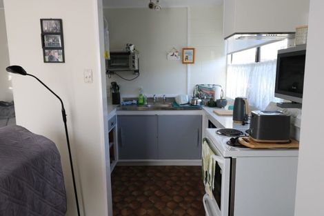Photo of property in 1 East Grove, Alicetown, Lower Hutt, 5010