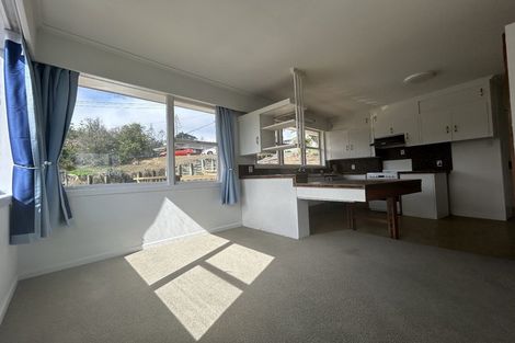 Photo of property in 392 Glenfield Road, Glenfield, Auckland, 0629