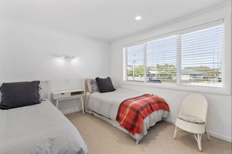 Photo of property in 85 Karewa Parade, Papamoa Beach, Papamoa, 3118