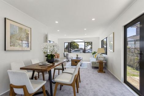 Photo of property in 36 Lorikeet Place, Unsworth Heights, Auckland, 0632