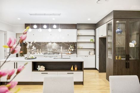 Photo of property in 92 Tir Conaill Avenue, Flat Bush, Auckland, 2019