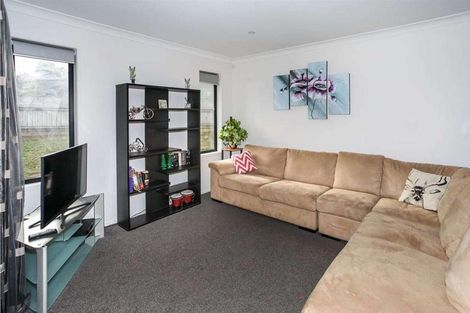 Photo of property in 59 Lough Bourne Drive, Pukekohe, 2120