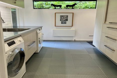 Photo of property in 136 Cheviot Road, Lowry Bay, Lower Hutt, 5013