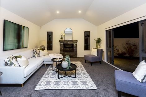 Photo of property in 1 Garrett Place, Riverstone Terraces, Upper Hutt, 5018