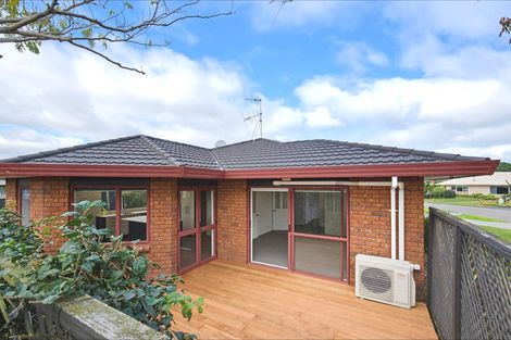 Photo of property in 4 Glen Loch Place, Paraparaumu, 5032