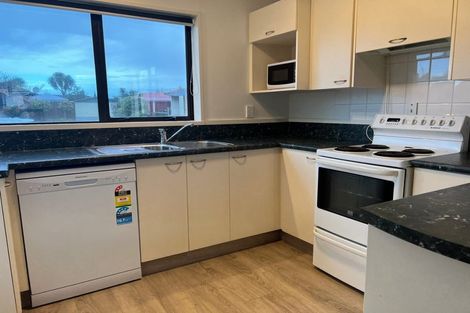 Photo of property in 2/2 Wakelin Place, Redwood, Christchurch, 8051