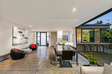 Photo of property in 4a Norwood Road, Bayswater, Auckland, 0622