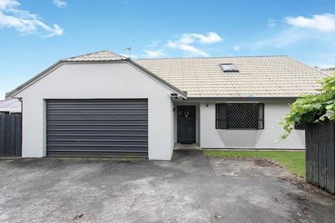 Photo of property in 2/11 Beach Road, Pahurehure, Papakura, 2113