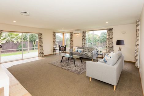Photo of property in 464 Marine Parade, South New Brighton, Christchurch, 8062