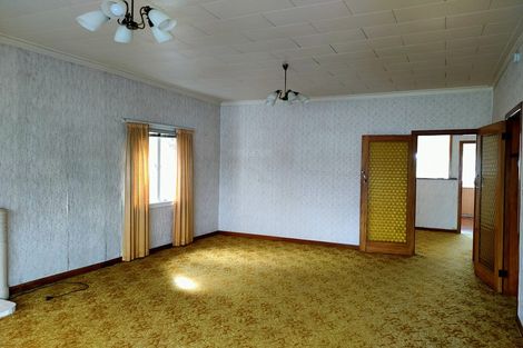 Photo of property in 34 Glenfern Road, Mellons Bay, Auckland, 2014