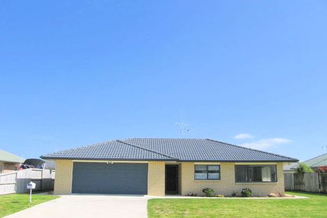 Photo of property in 76 Wairakei Avenue, Papamoa Beach, Papamoa, 3118