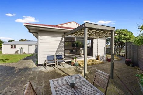 Photo of property in 9a Scott Avenue, Otaki Beach, Otaki, 5512