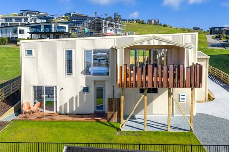 Photo of property in 5 Blue Moon Rise, Langs Beach, 0582