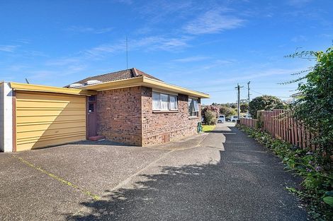 Photo of property in 1/20 Shakespeare Road, Milford, Auckland, 0620