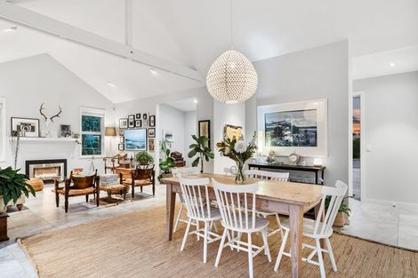 Photo of property in 42 Awanui Crescent, Matakana, Warkworth, 0985