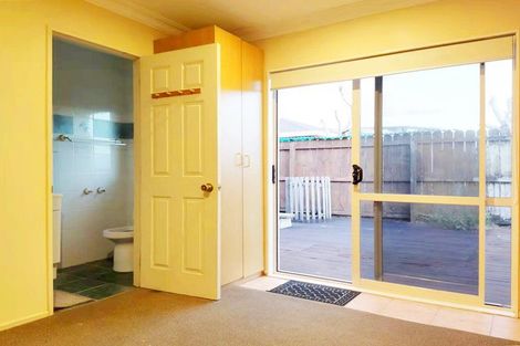 Photo of property in 2 Tullis Place, Burswood, Auckland, 2013