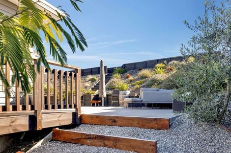 Photo of property in 71 Stratford Drive, Mount Pisa, Cromwell, 9383