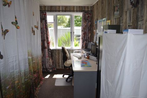 Photo of property in 14 Charles Street, Takapau, 4203