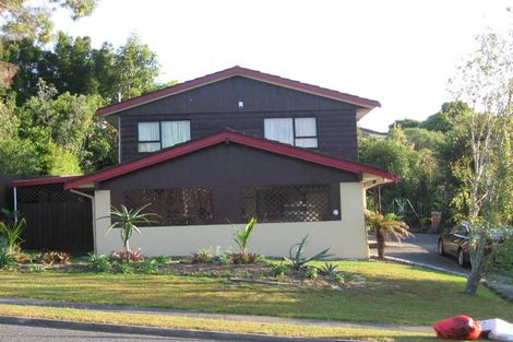 Photo of property in 122 Oaktree Avenue, Browns Bay, Auckland, 0630