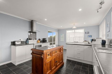 Photo of property in 12 Tabak Crescent, Takaro, Palmerston North, 4412