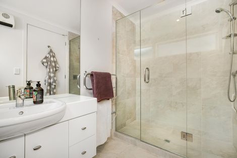 Photo of property in 29 Evelyn Road, Cockle Bay, Auckland, 2014