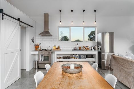 Photo of property in 6 Portland Road, Carterton, 5713