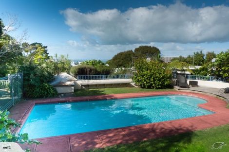 Photo of property in 9/18 Parr Terrace, Castor Bay, Auckland, 0620