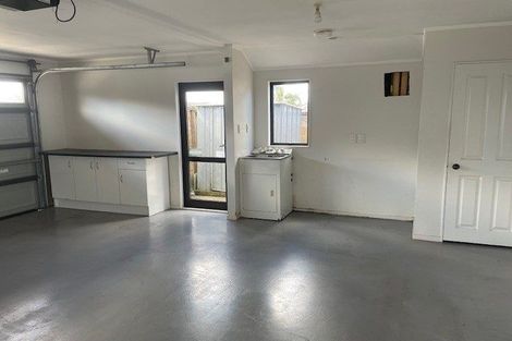 Photo of property in 15 Andover Way, Goodwood Heights, Auckland, 2105