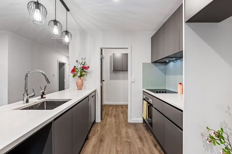 Photo of property in 25a Hewlett Road, Massey, Auckland, 0614