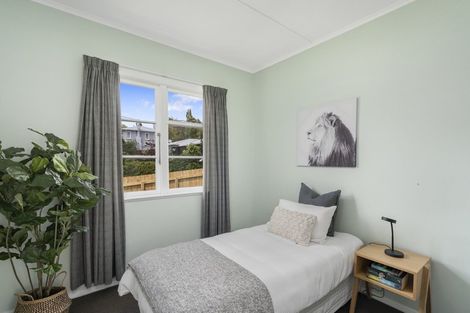 Photo of property in 120 Huatoki Street, Frankleigh Park, New Plymouth, 4310