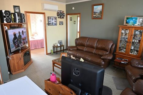 Photo of property in 30 Queen Street, Westport, 7825